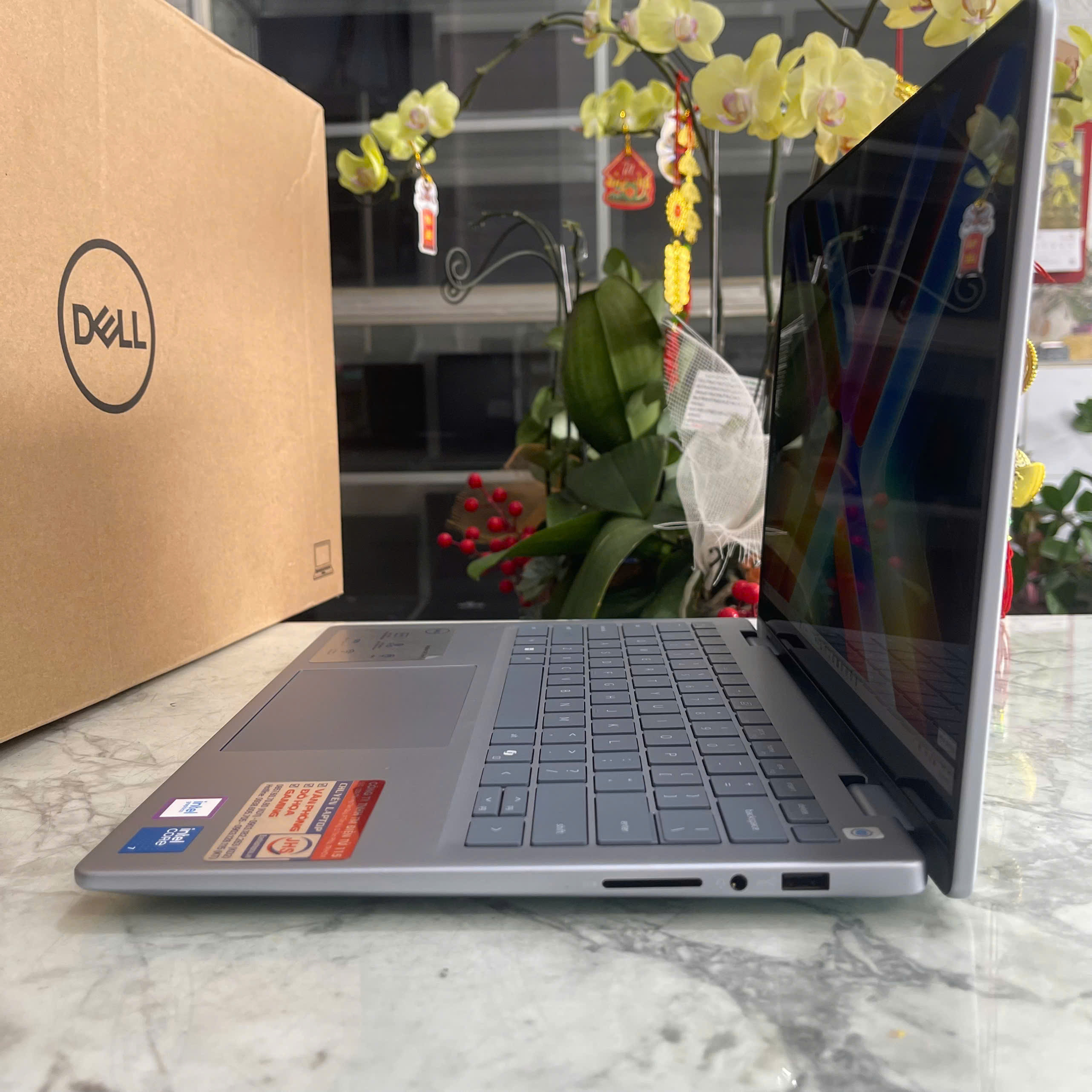 Dell Inspiron 14 7440 2 in 1 Vỏ Nhôm Nguyên Khối Core 7 - 150U Ram 16Gb Ssd 1.000Gb Màn Hình 14" FullHD Ips Touch Xoay Gập 360