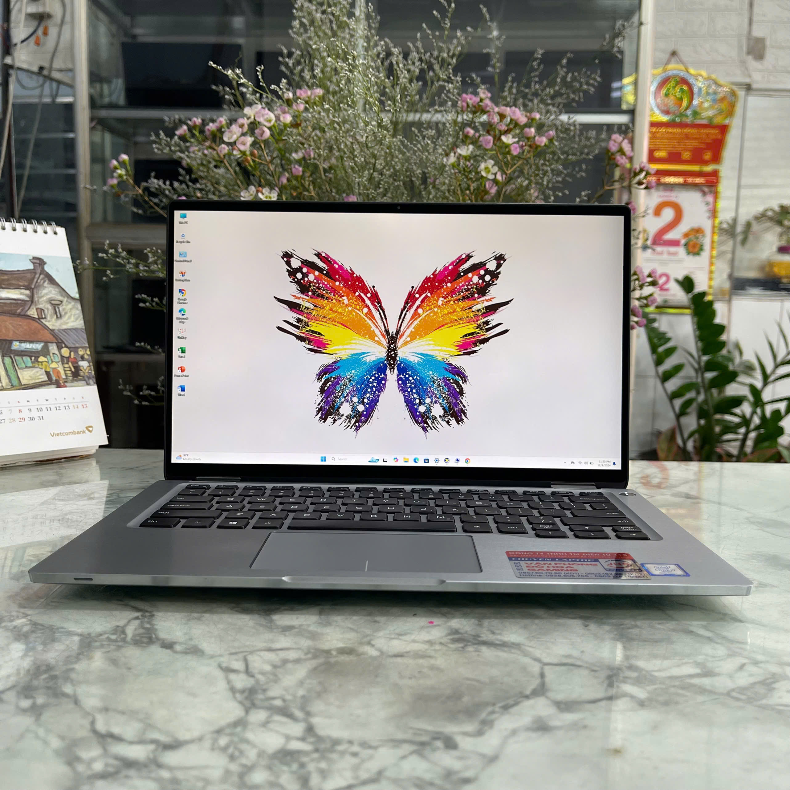 Dell Latitude 7400 2-In-1 Vỏ Nhôm Nguyên Khối Core I7-8665U Ram 16Gb Ssd 256Gb Màn Hình 14" FullHD Ips Touch  Xoay Gập 360