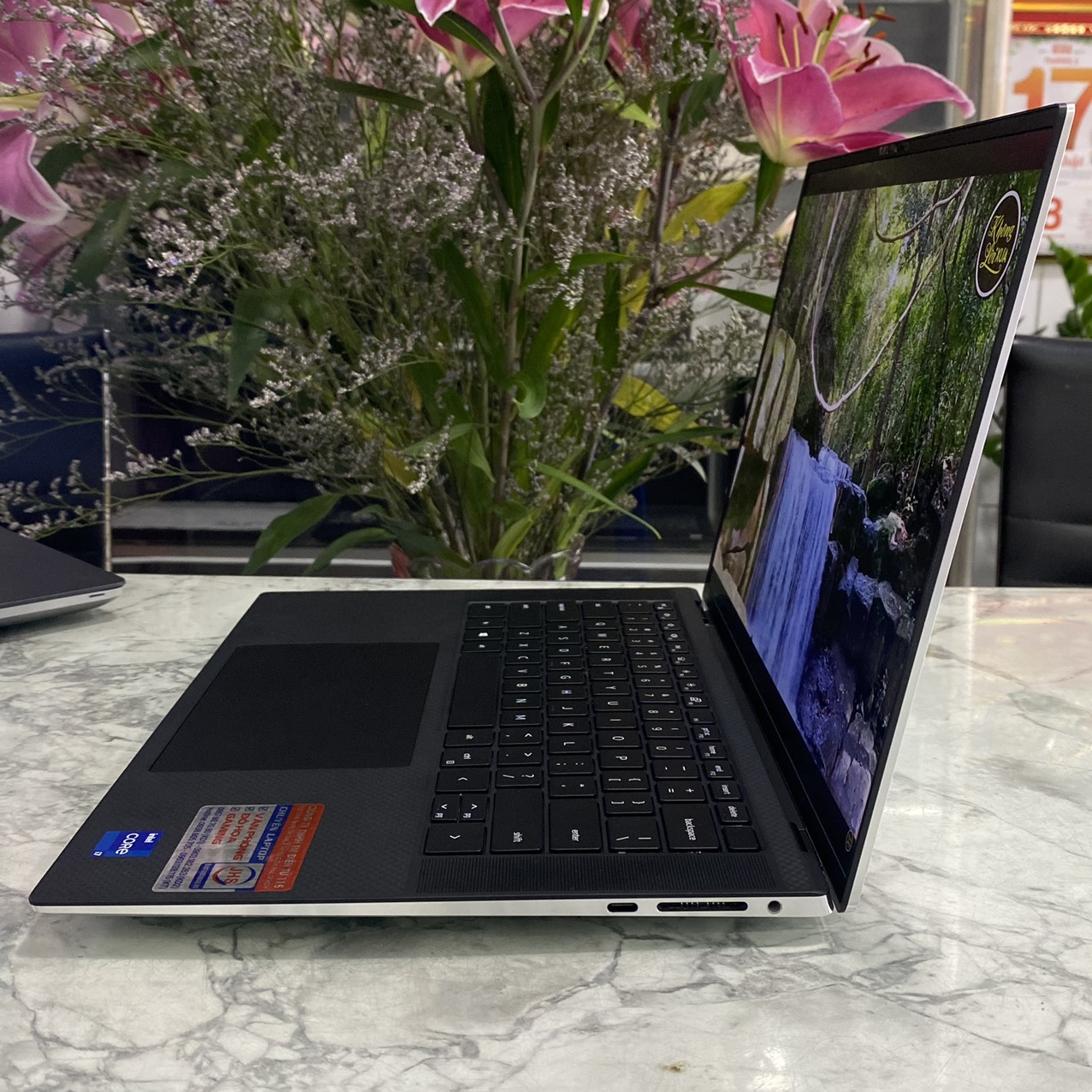 Dell Precision 5560 ( CHUYÊN ĐỒ HỌA GIÁ RẺ )  Core I7-11800H Ram 32Gb Ssd 512Gb NVIDIA T1200 4GB Màn Hình 15.6 Inch Fhd IPS