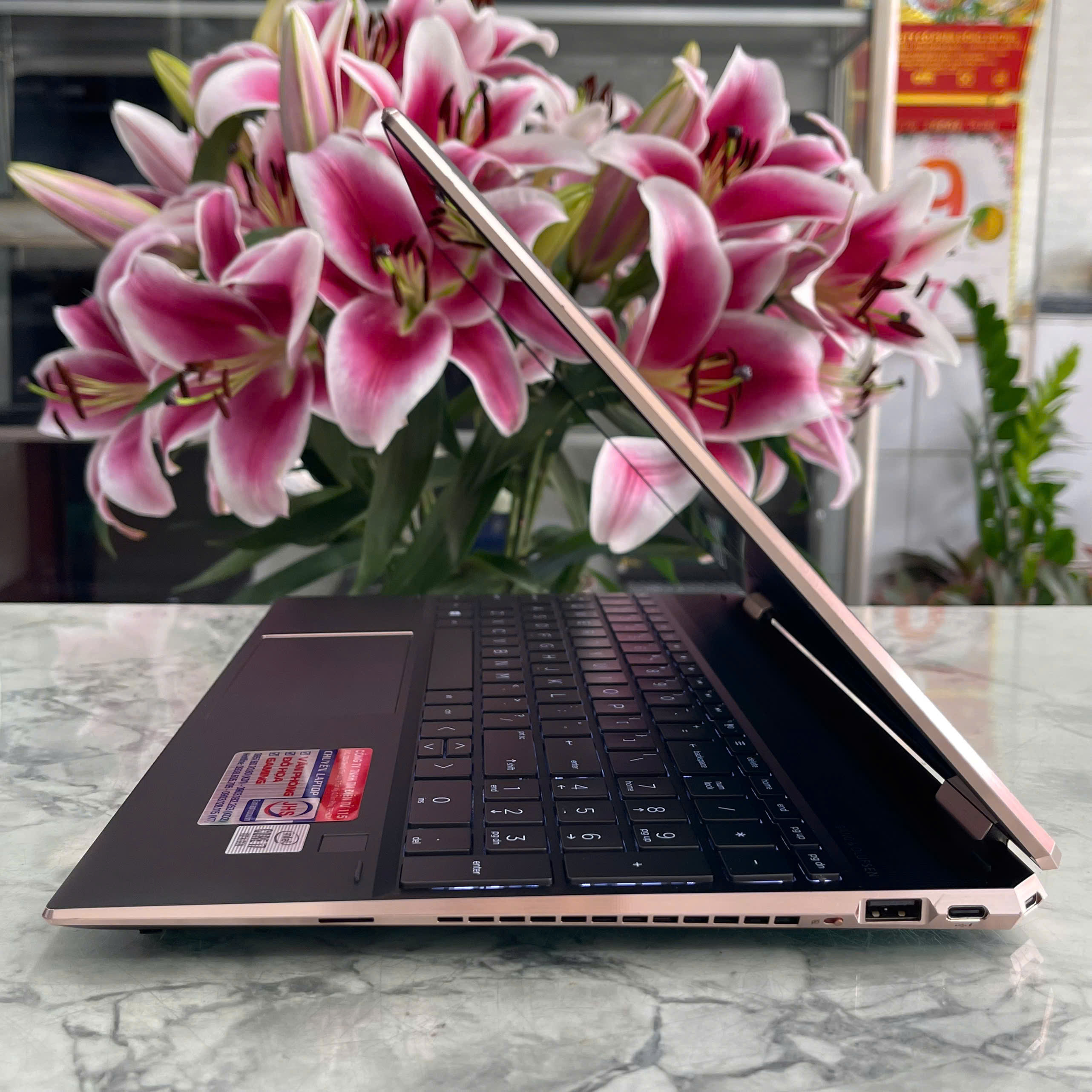 HP Spectre x360 15 (MÁY LIKENEW - GÍA TỐT ) Core I7-10510U Ram 16Gb Ssd 512Gb Nvidia MX330 Màn Hình 15.6″Inch 4K UHD TouchScreen Xoay Gập 360º