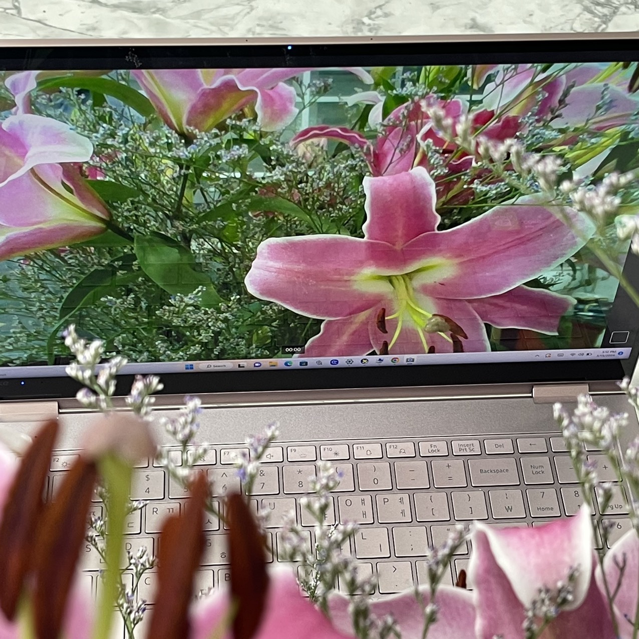 Samsung Galaxy Book Flex Alpha 2 Core I5-1135G7 Ram 8gb Ssd 256gb Card MX450 2GB Màn Hình 13.3Inch QLED Touch+ PEN 