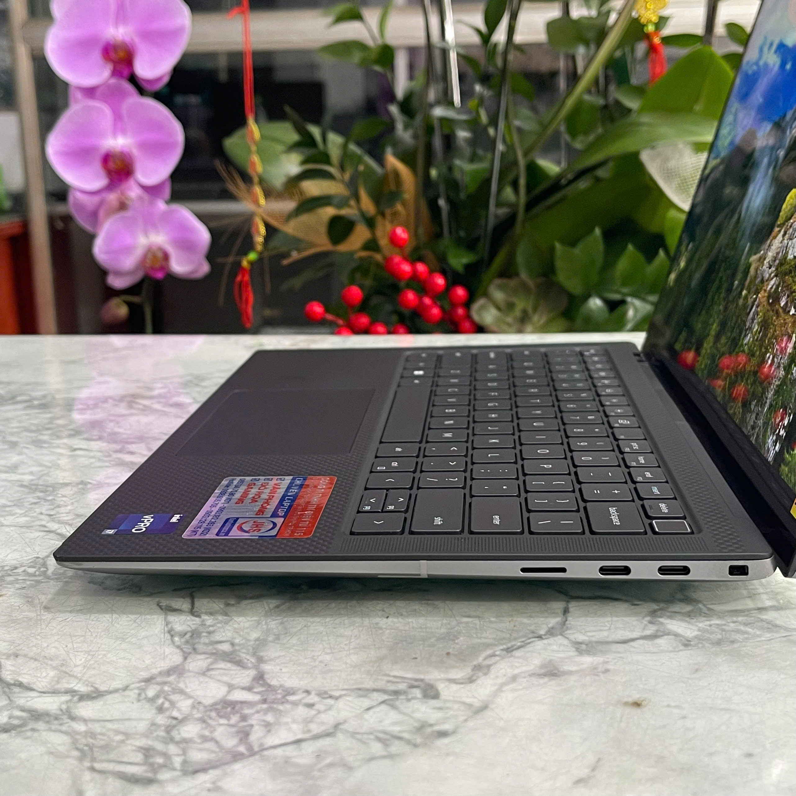 Dell Precision 5480 ( Máy LikeNew-CHUYÊN ĐỒ HỌA GIÁ RẺ )Core I7-13800H Ram 32GB SSD 1.000Gb RTX A1000 6GB Màn hình : 14″ QHD+ Touch 60Hz