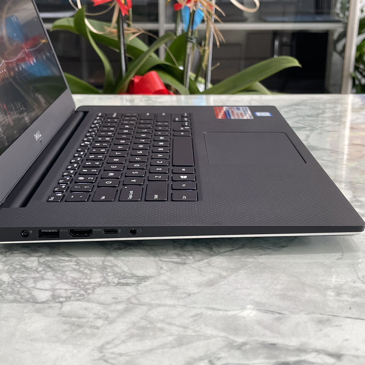 Dell Precision 5530 Xeon E-2176M Ram 16gb Ssd 512gb Card NVIDIA Quadro P1000 Màn Hình 15.6Inch Fhd IPS