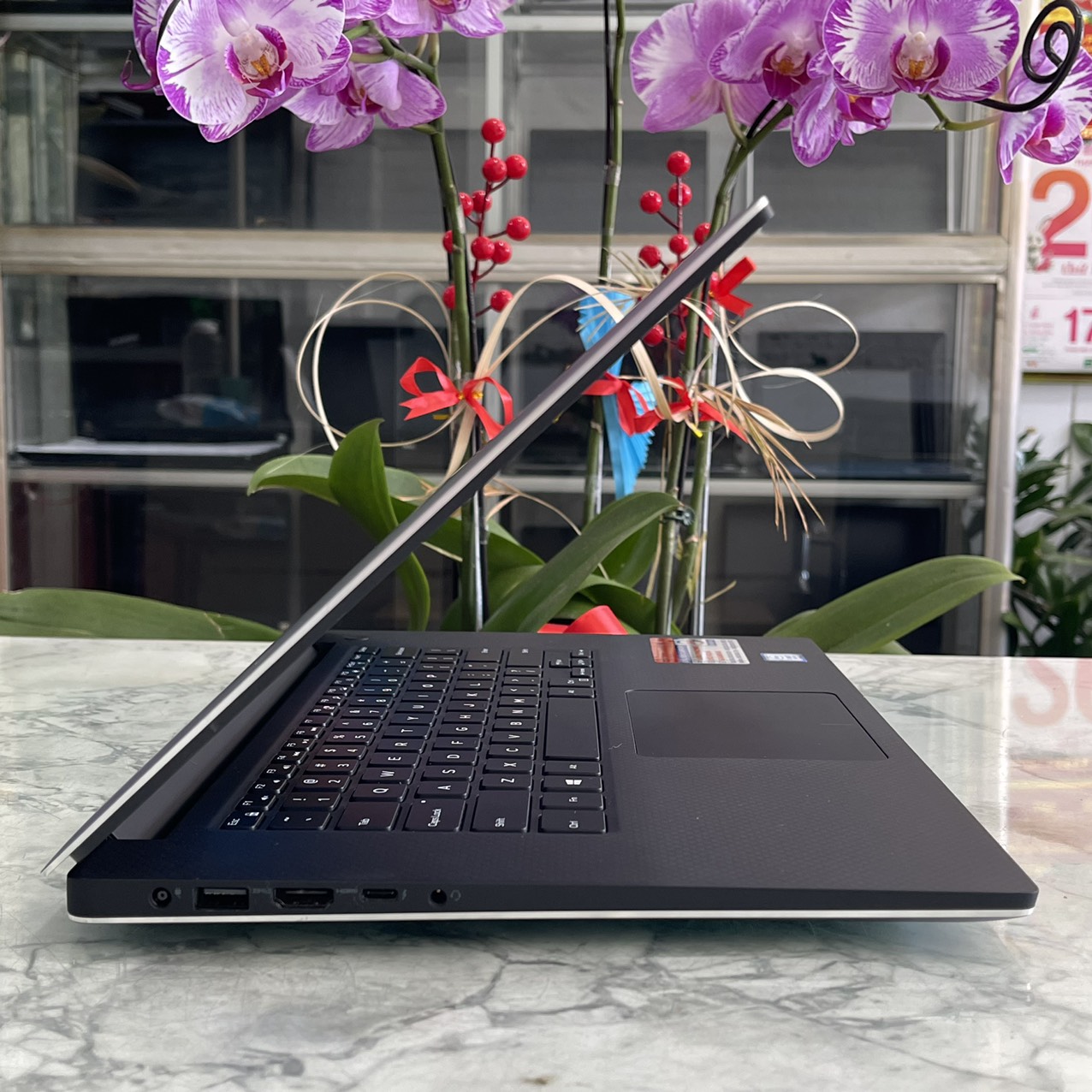 Dell Precision 5540 MÁY LIKENEW Core I7-9850H Ram 32Gb Ssd 1.000Gb Card NVIDIA Quadro T2000 Màn Hình 15.6Inch UHD 4K TOUCH