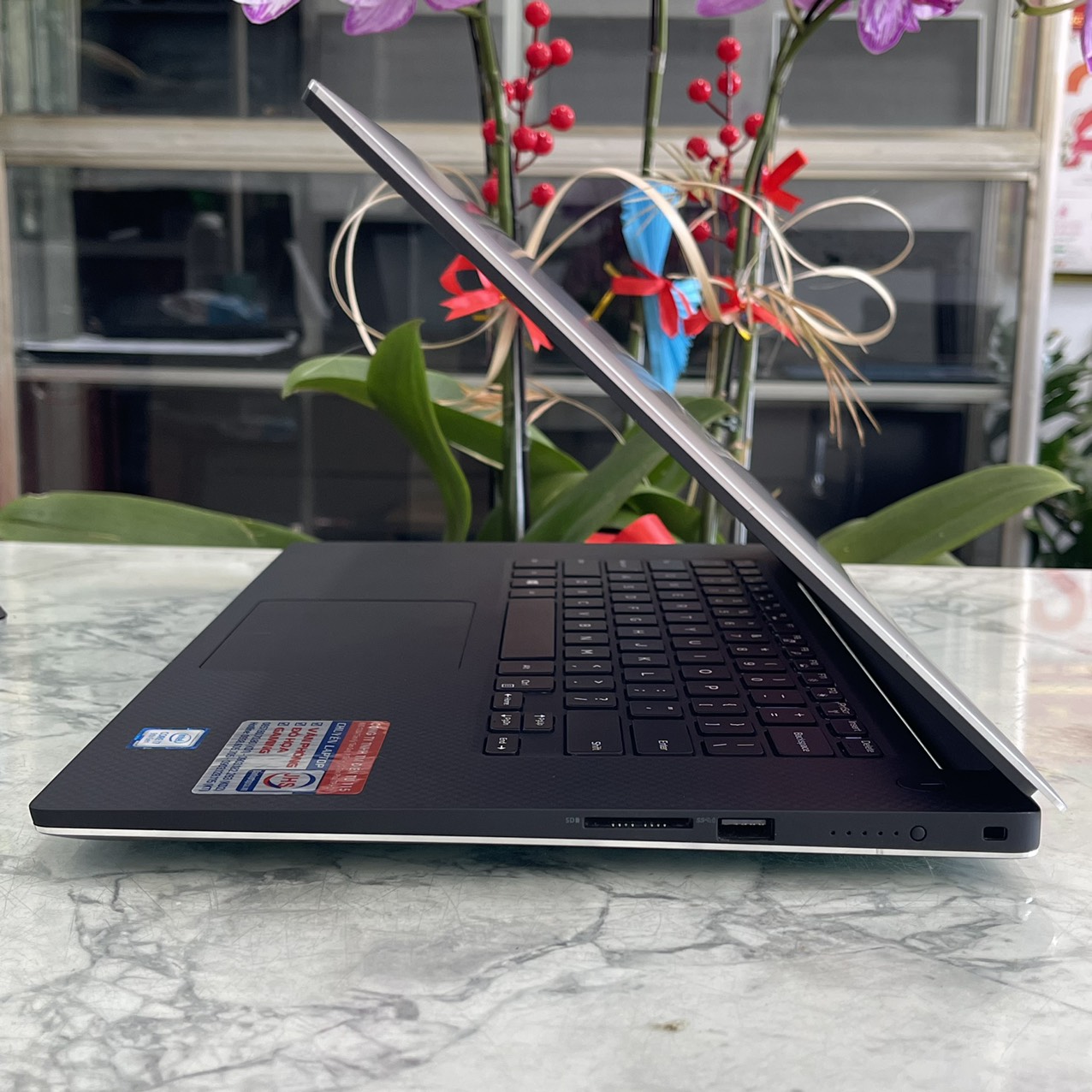 Dell Precision 5540 MÁY LIKENEW Core I7-9850H Ram 32Gb Ssd 1.000Gb Card NVIDIA Quadro T2000 Màn Hình 15.6Inch UHD 4K TOUCH