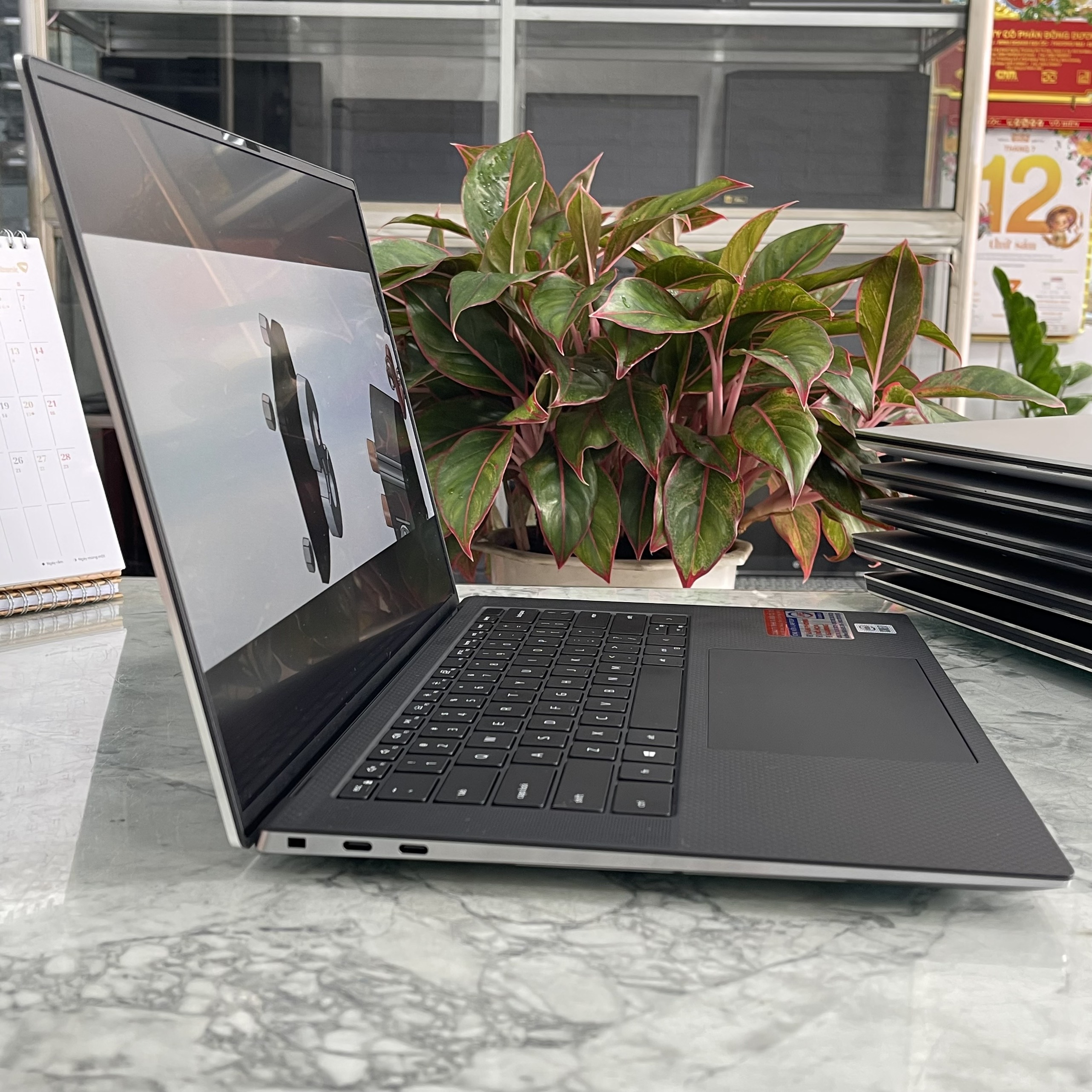 Dell Precision 5550 Core™ I7-10875H RAM 16GB  SSD 1.000Gb_VGA Quadro T2000 (4GB) Màn Hình 15.6''Inch FHD+  IPS