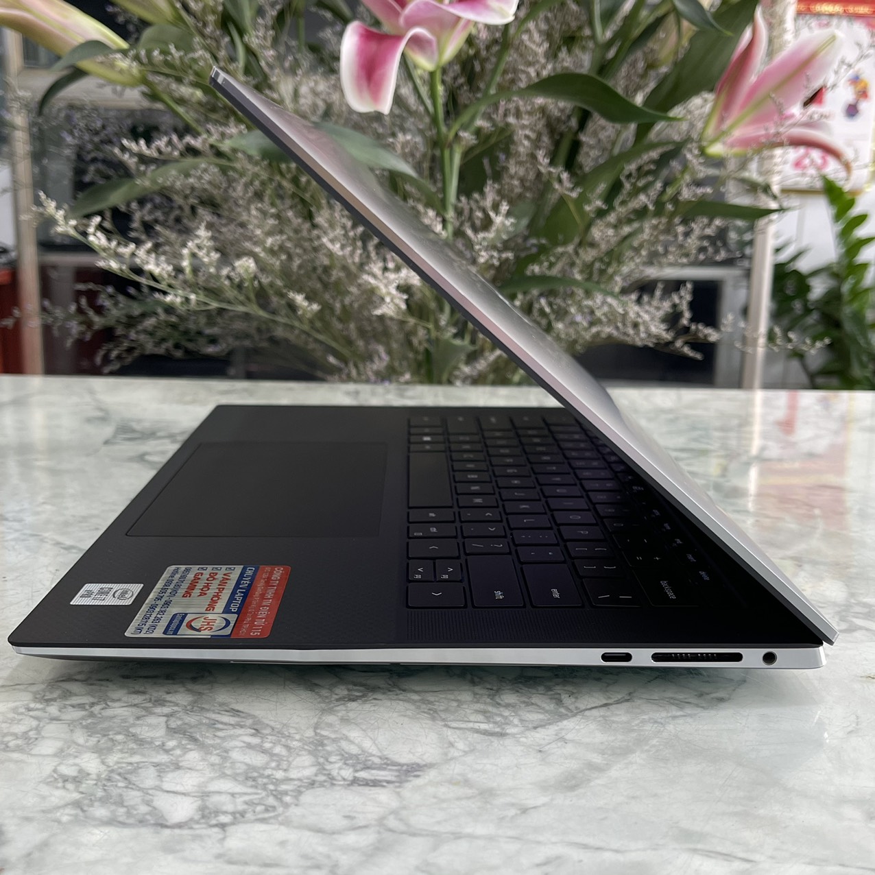Dell Precision 5550  Core I7-10875H Ram 32gb Ssd 512gb Nvidia Quadro T2000 (4GB) Màn Hình 15.6''Inch OLED 4K Touchcreen 