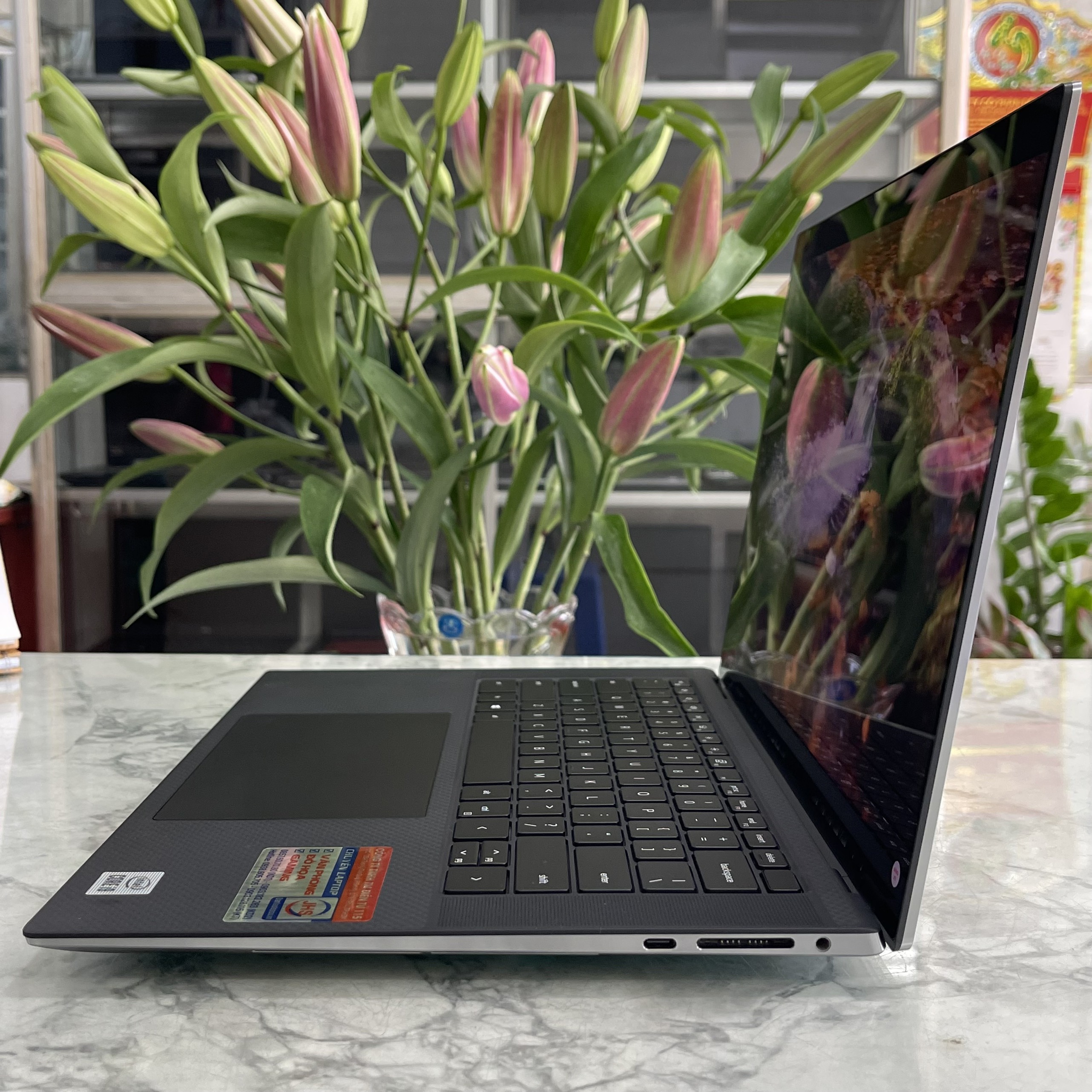 Dell Precision 5550 Core I9-10885H Ram 32Gb Ssd 1.000Gb VGA rời T2000 Màn hình 15.6 Inch UltraSharp 4K Touchcreen