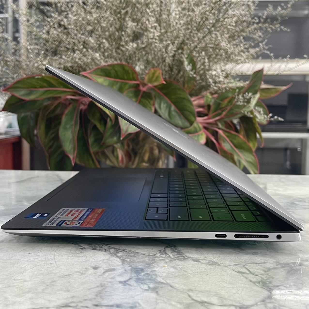 Dell Precision 5560 ( CHUYÊN ĐỒ HỌA GIÁ RẺ ) Xeon W-11955M Ram 32Gb Ssd 512Gb NVIDIA RTX A2000 (4G) Màn Hình 15.6 Inch Fhd +