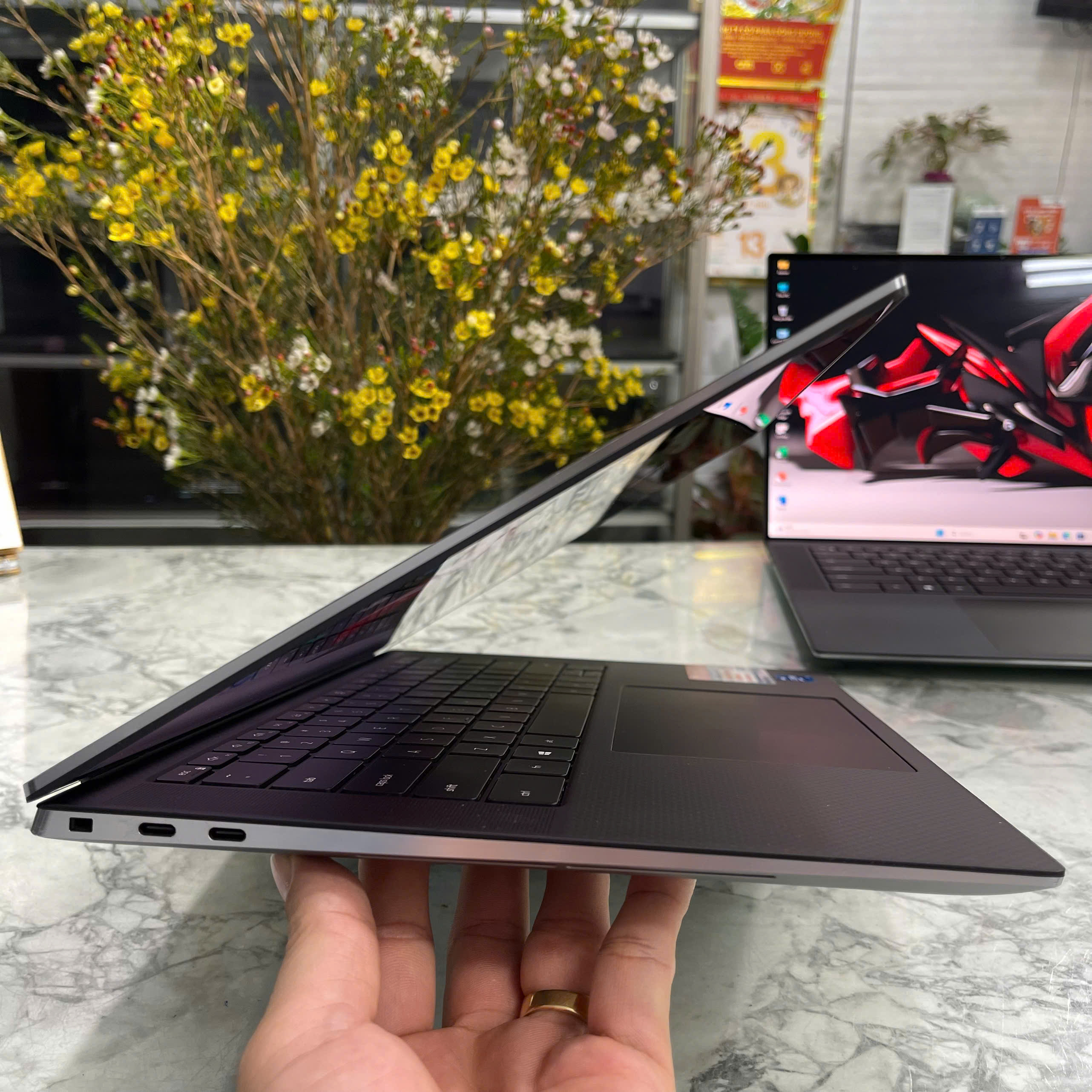 Dell Precision 5560 ( Máy LikeNew-CHUYÊN ĐỒ HỌA GIÁ RẺ ) Core I7-11850H Ram 32Gb Ssd 1.000Gb NVIDIA RTX A2000 Màn hình 15.6 Inch FHd+ 
