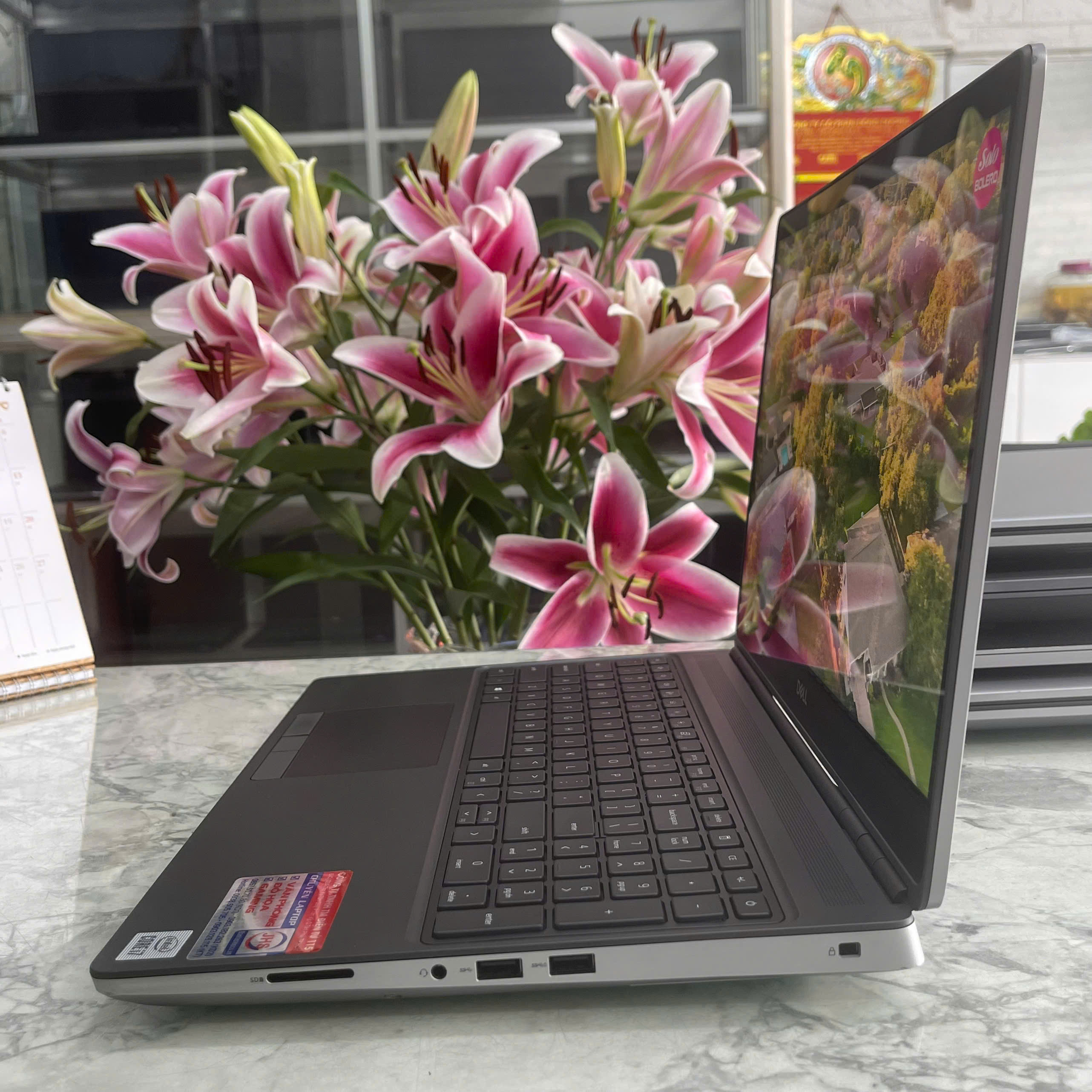 Dell Precision 7550 Core I7-10850H Ram 32Gb Ssd 1.000Gb Nvidia Quadro T2000 4GB GDDR6 Màn Hình 15.6 Inch FHD IPS