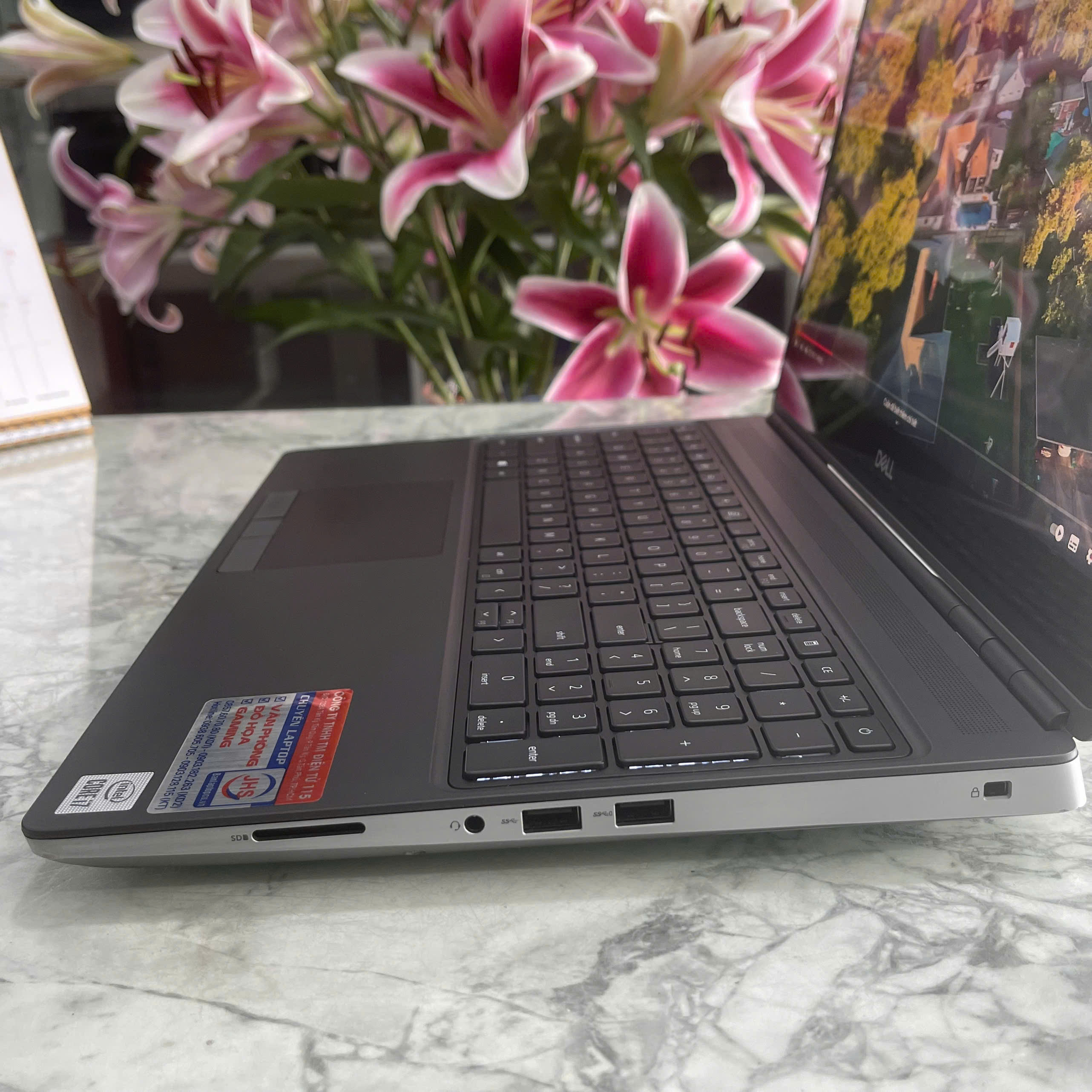 Dell Precision 7550 Core I7-10850H Ram 32Gb Ssd 1.000Gb Nvidia Quadro T2000 4GB GDDR6 Màn Hình 15.6 Inch FHD IPS