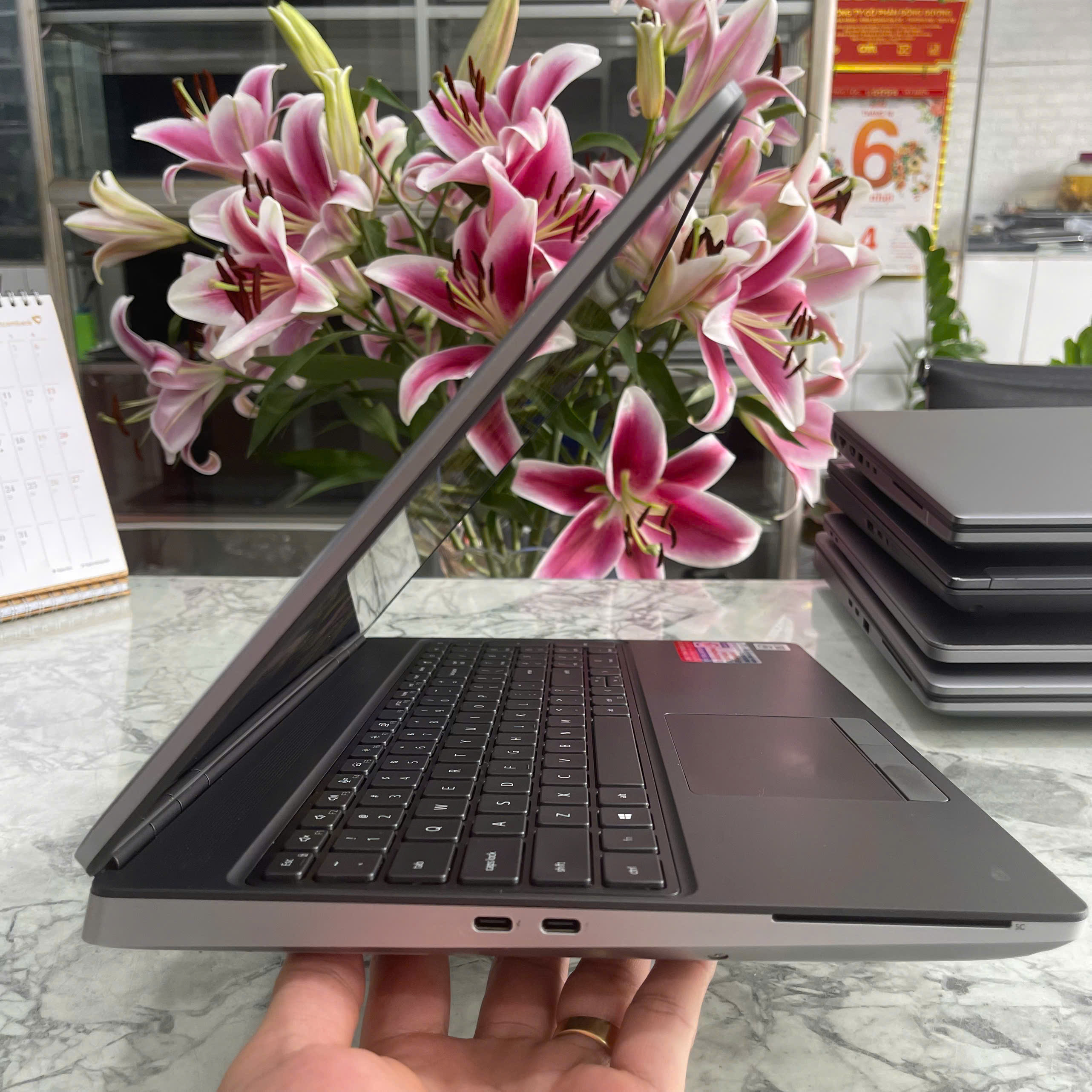 Dell Precision 7550 Core I7-10850H Ram 32Gb Ssd 1.000Gb Nvidia Quadro T2000 4GB GDDR6 Màn Hình 15.6 Inch FHD IPS