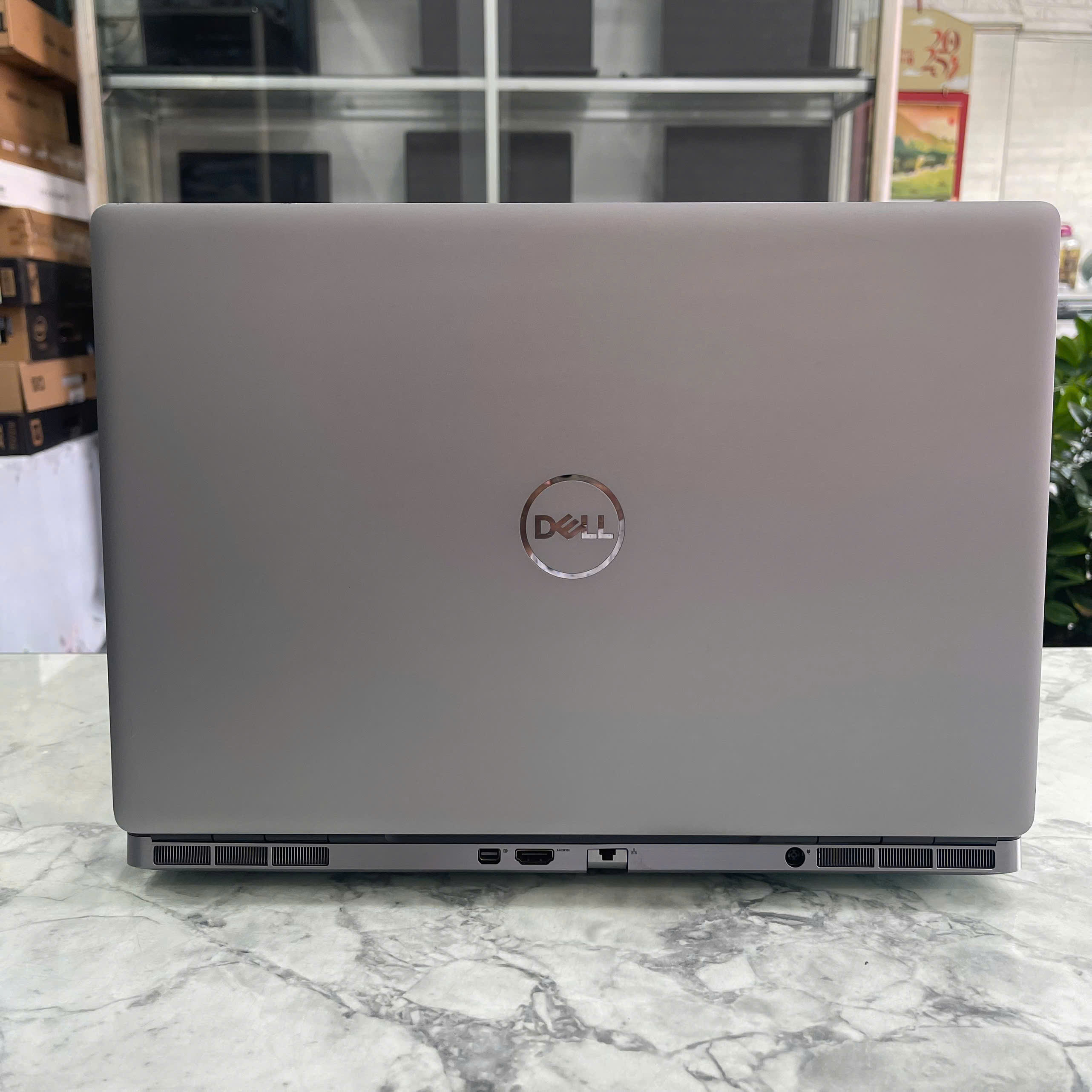 Dell Precision 7560 Xeon W-11855M RAM 32GB SSD 512GB VGA Quadro T1200 MÀN : 15.6 Inch FHD IPS