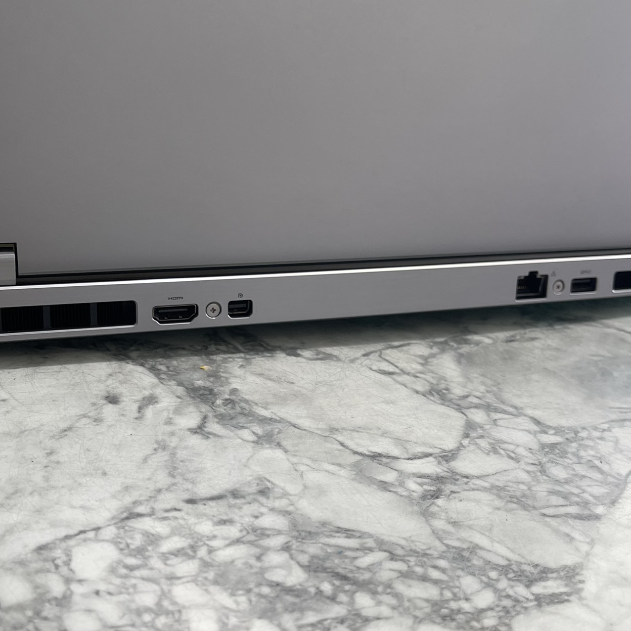 Đồ Họa - Gaming Dell Precision 7740 Core I7-9850H Ram 16Gb Ssd 512Gb Quadro RTX™ 5000 16GB GDDR6 Màn Hình 15.6 Inch 4K