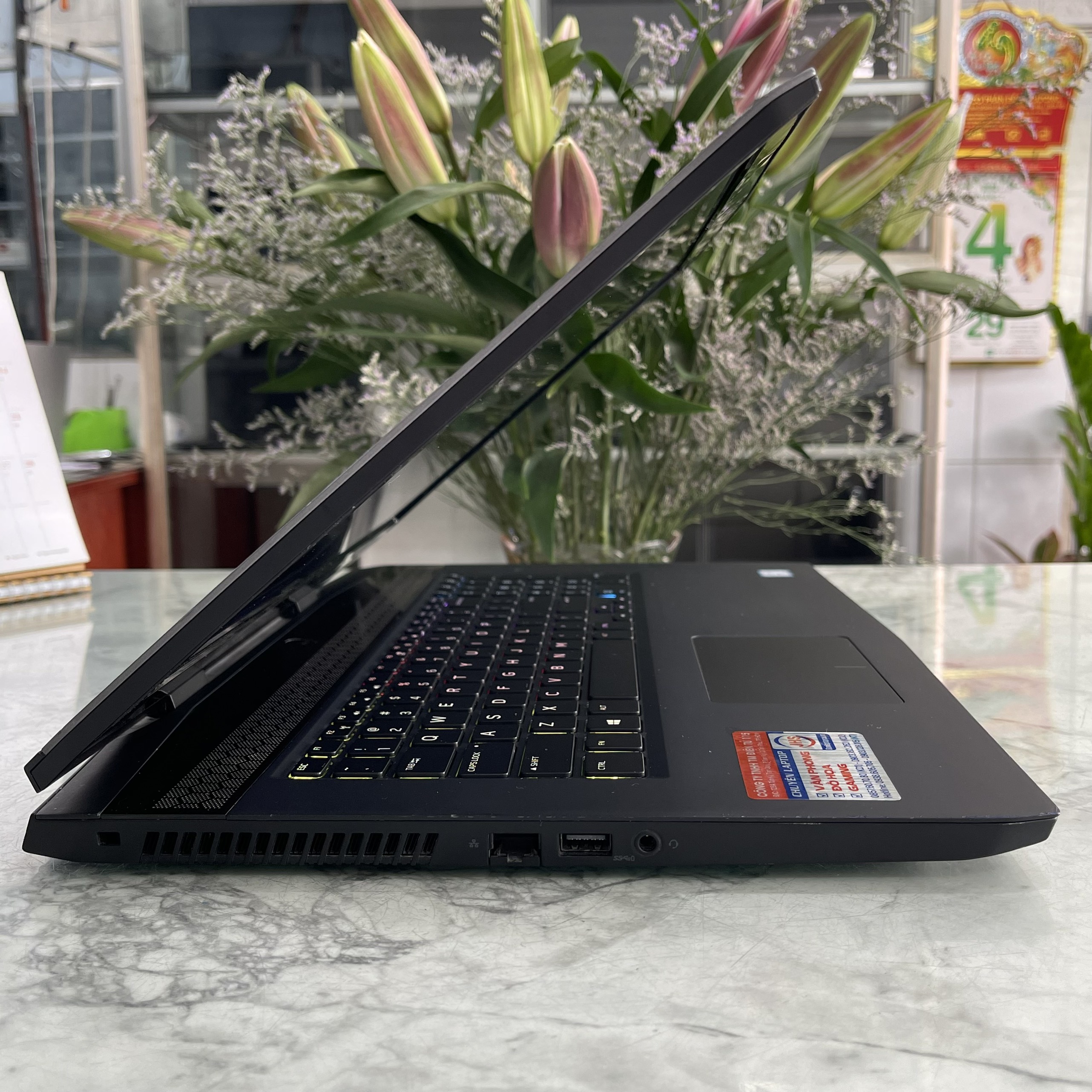 GAMING TUYỆT ĐỈNH : Dell Alienware M17 P37E 