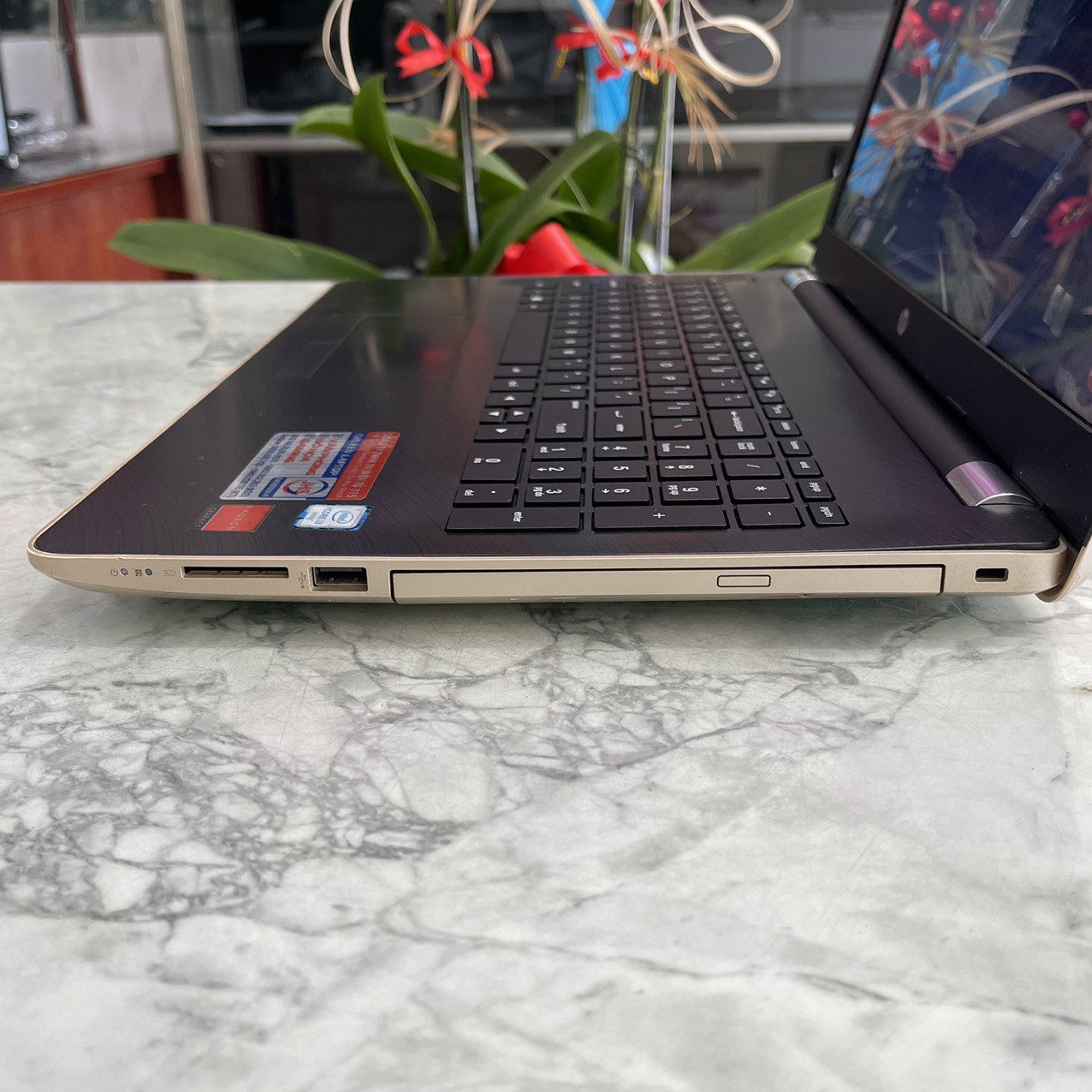 HP Pavilion 15-bs0xx Core I3-6006U Ram 8gb Ssd 128gb Và 500gb Hdd Card Radeon R5 M330 Màn Hình 15.6 Inch 