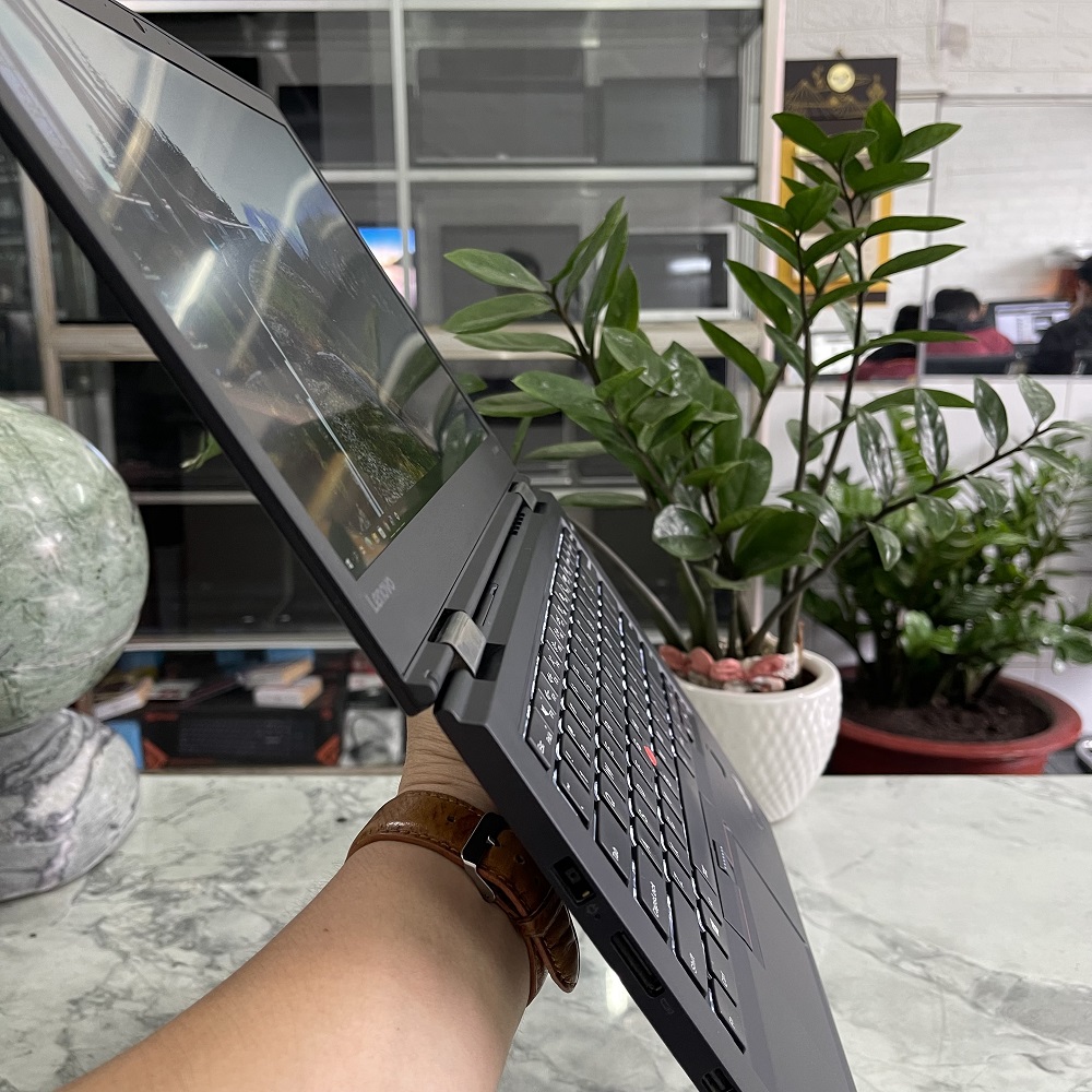 Lenovo Thinkpad X1 Carbon Gen 4  Core I5-6300U Ram 8gb Ssd 256gb Màn Hình 14''Inch Full HD IPS