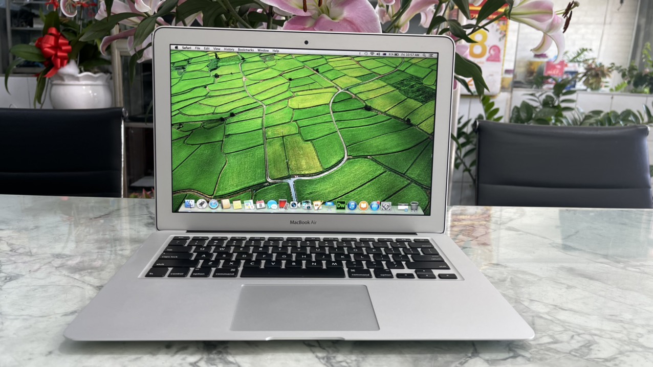 MacBook Air 2013 13-Inch Core I5 Ram 4gb Ssd 128gb  