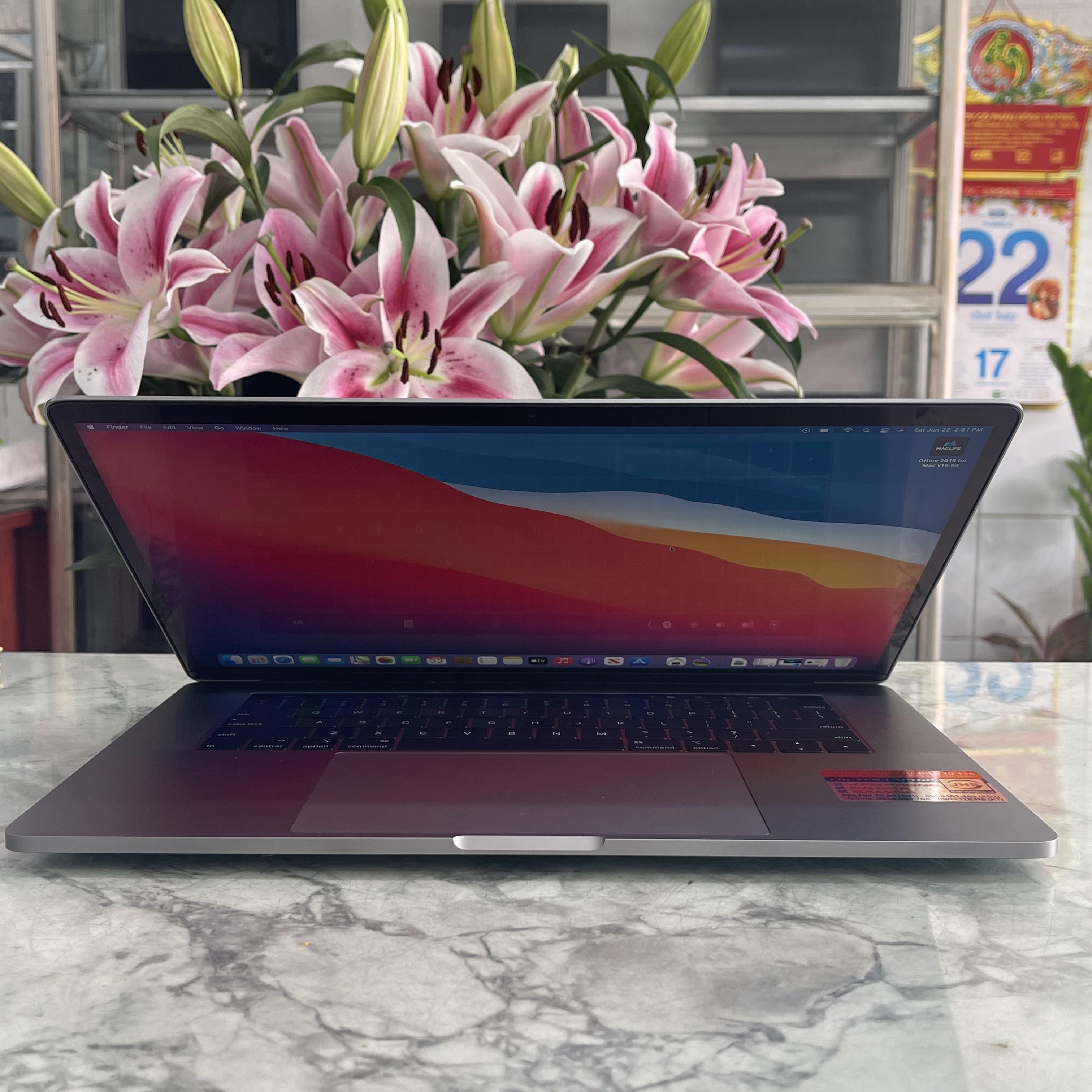 MacBook Pro 2019-16inch  Core i9 RAM 16GB SSD 1.000 GB Radeon Pro 5500M 4GB Touch Bar - Gray