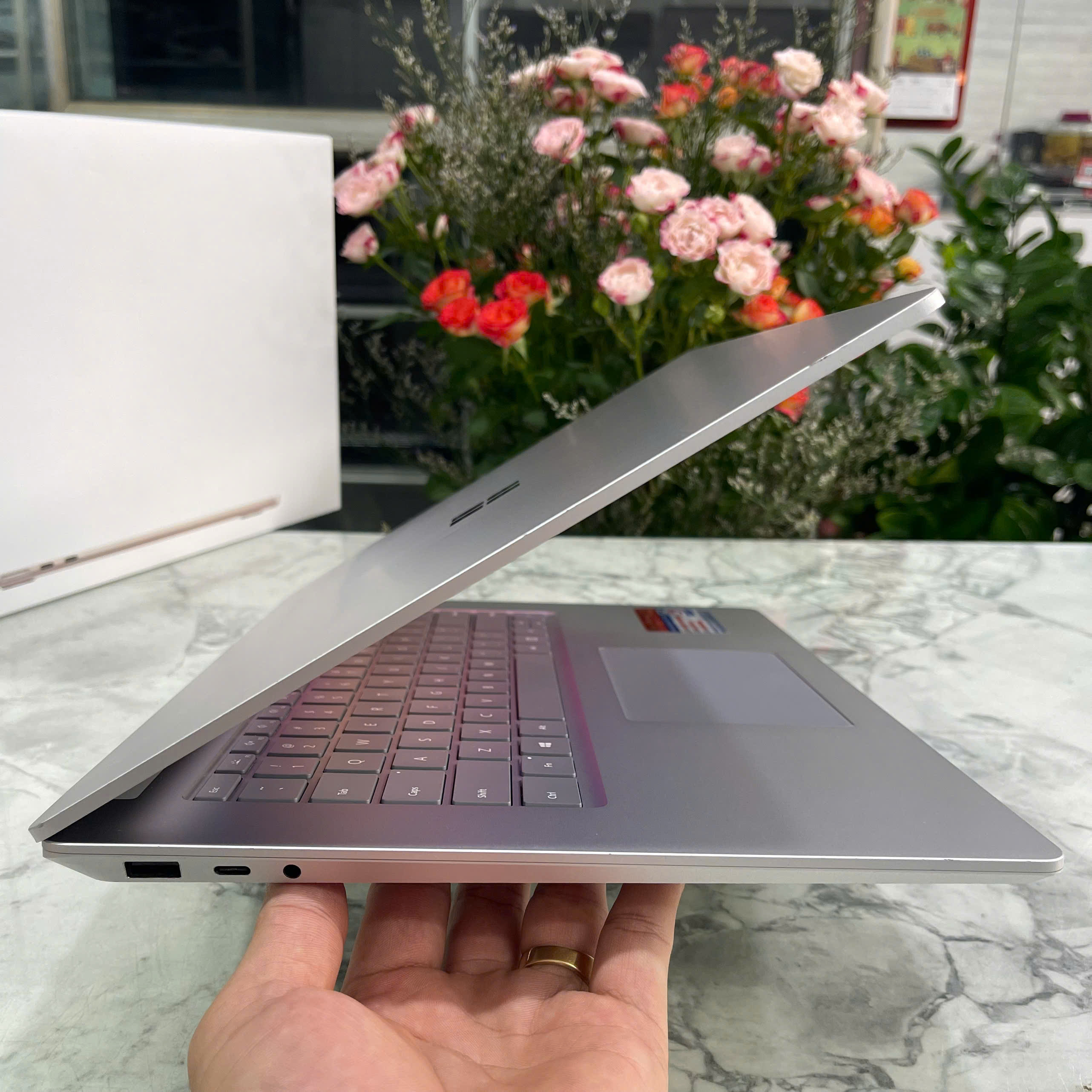 Microsoft Surface Laptop 4 Core I7-1185G7 Ram 16gb Ssd 512gb Màn Hình 15" Inch 2K Touch Screen