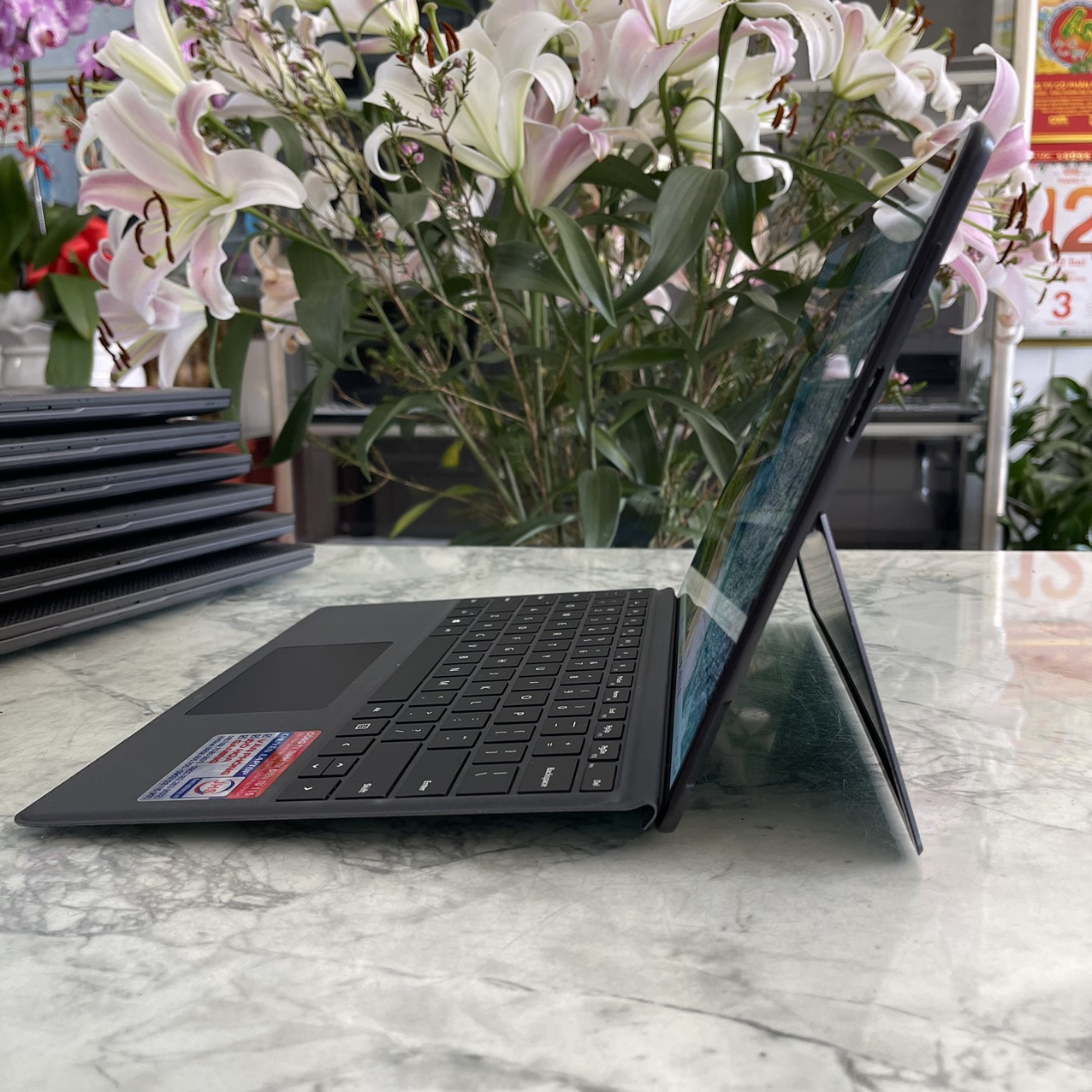 Surface Pro X [Tặng Kèm Phím] SQ1 Ram 8gb Ssd 128gb